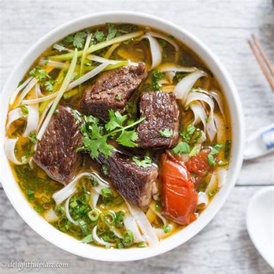  Bún Chả  - Eine schmackhafte vietnamesische Nudelsuppe mit zarten Fleischstückchen und frischen Kräutern