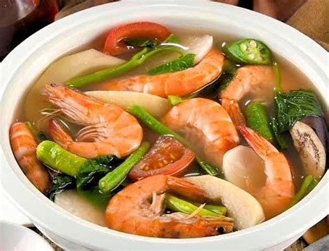  Sinigang na Hipon! Eine säuerlich-würzige Meerfruchtensuppe aus Jumpa, die Ihre Geschmacksknospen zum Tanzen bringt