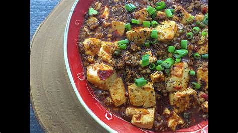  Pockmarked Old Woman Tofu - Ein würziges Abenteuer mit cremigem Tofu und knusprigen Aromen!